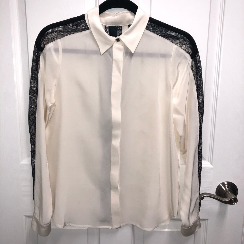 TJ COLLECTION SILK BUTTON DOWN WITH LACE INSET XS
